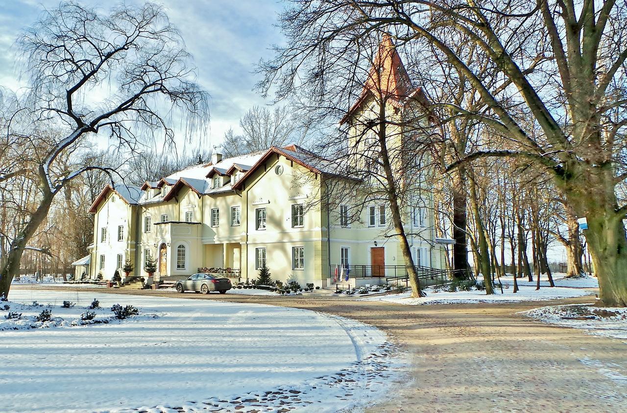 Palac Kobylin Exterior photo